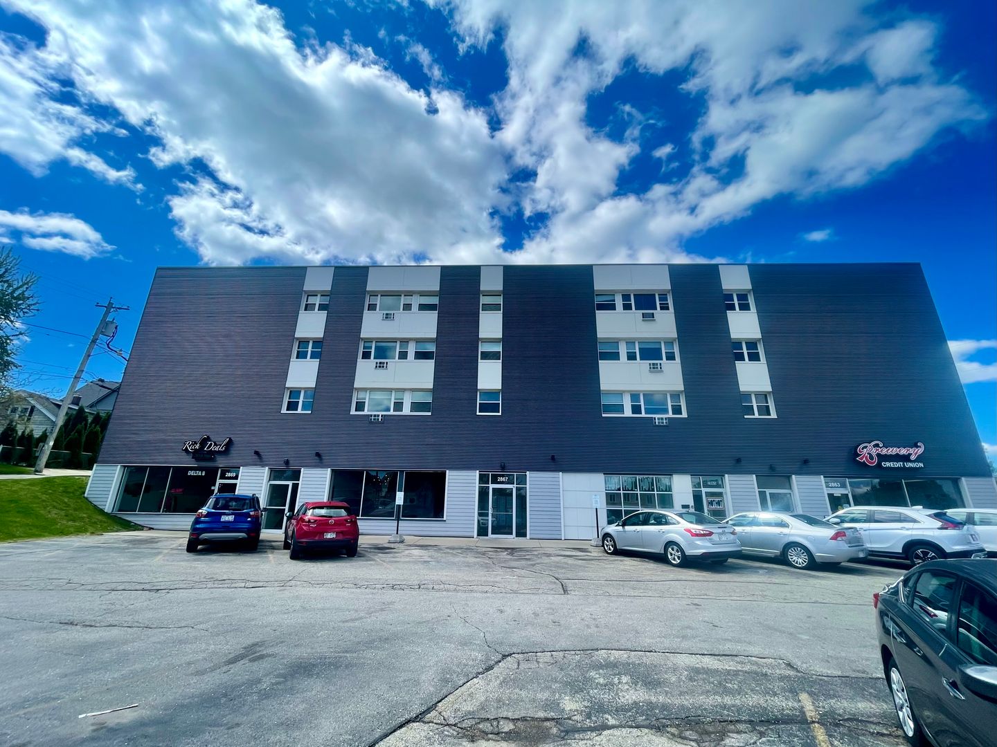 2867 S Kinnickinnic