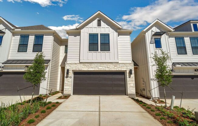 FOUR WEEKS FREE!!!  Brand New!!! Modern Townhomes in Bella Vista!!!