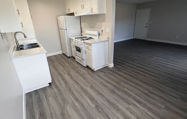 3115 Quartz Ln