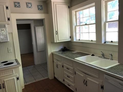 Two bedroom bungalow in Midwood
