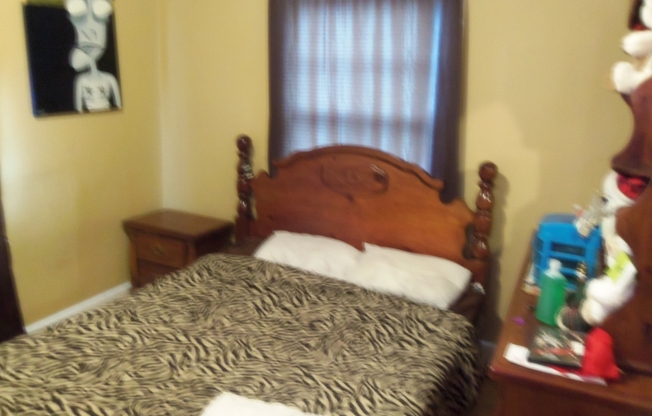 2 beds, 1 bath, $1,250