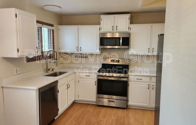 985 West Ct Unit C