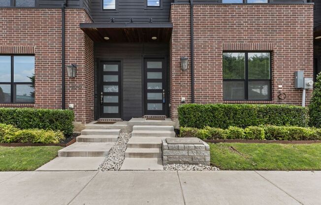 3 BR, 2.1 Bath TCU area townhome