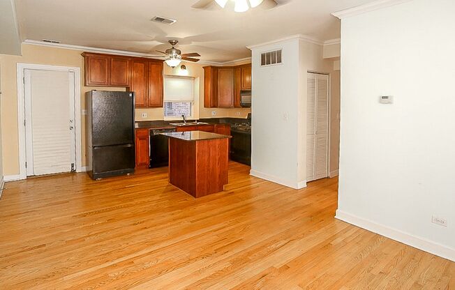 2 beds, 2 baths, 843 sqft, $3,650, Unit 634R-1N