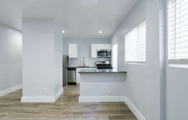 Runyon Canyon Properties, LLC (1636 N. Fuller Avenue)