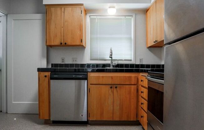 1 bed, 1 bath, $1,700, Unit 085