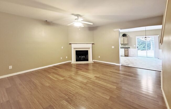 3/2.5 Townhome in Ellison Lake in Kennesaw/ Welcome Students!