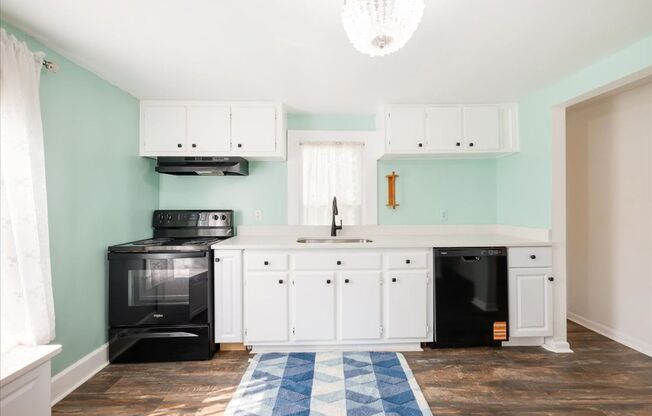 2-Bedroom Cottage in Central Savannah – Close to Hospitals, Schools & Shopping!