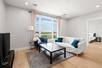 2 beds, 1 bath, 875 sqft, $3,800, Unit 501