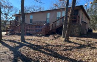 1217 OAK DR