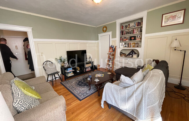 1124 COMMONWEALTH AVE