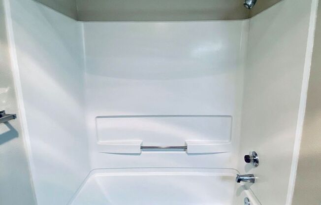 2 beds, 2 baths, 1,070 sqft, $1,625, Unit 16-201