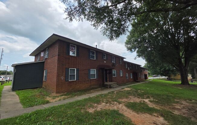 Cambridge Apartments | 605 W. 23rd Street Apt A