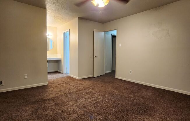 3 beds, 2.5 baths, 1,450 sqft, $950, Unit 37