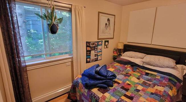 3 beds, 1 bath, 1,400 sqft, $1,600