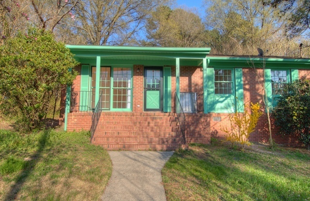 Recently Renovated 3 Bedroom 2 Bath Home in Lakewood With Massive Bonus Room!!