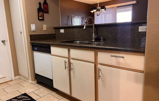 2 beds, 2 baths, $2,100, Unit # 2158