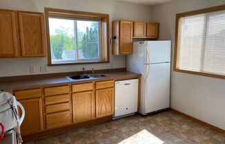 3 beds, 1 bath, 1,000 sqft, $1,395