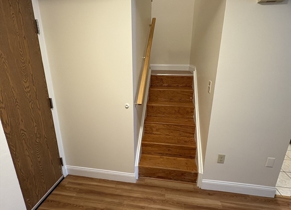 3 beds, 2 baths, 1,198 sqft, $4,400, Unit 34