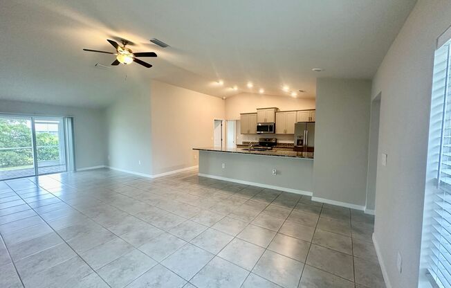 4 Bedroom 2 Bathroom 2 Car Garage- NW Cape Coral Home with Screened Lania