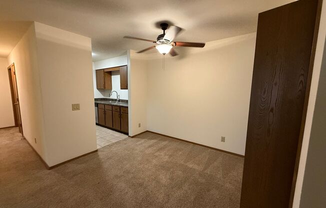 2 beds, 1 bath, 965 sqft, $1,615, Unit 7502CA