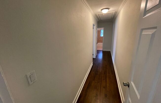 2 beds, 1 bath, 1,000 sqft, $1,345