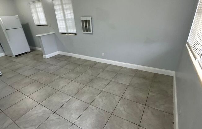 Studio, 1 bath, 600 sqft, $800, Unit 226