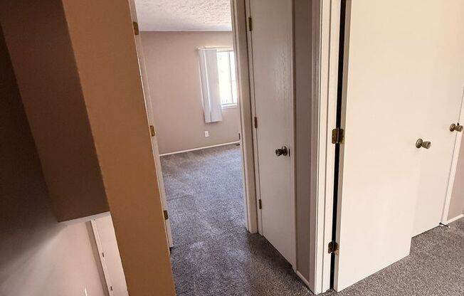 2 beds, 1 bath, 869 sqft, $1,139, Unit 12720S