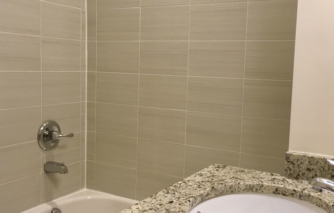 2 beds, 1 bath, 825 sqft, $1,350, Unit 116