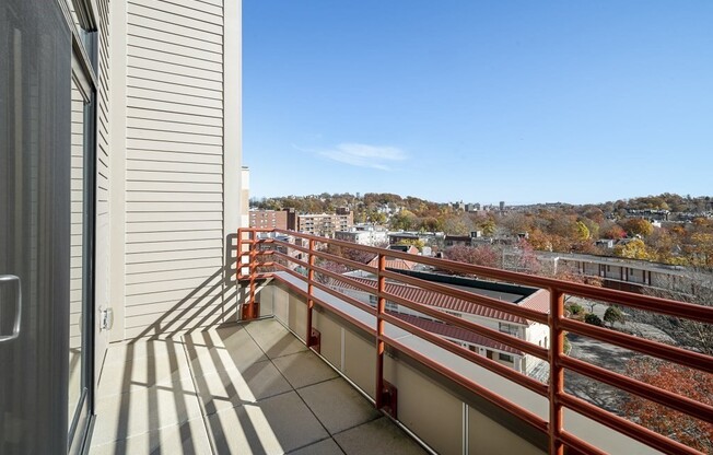 3 beds, 2 baths, 1,440 sqft, $6,300, Unit 606