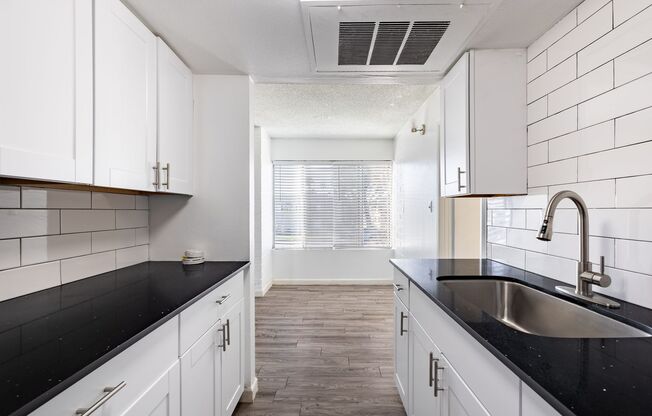2 beds, 1 bath, 780 sqft, $1,149, Unit 11502