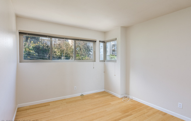 535 BURNETT AVE