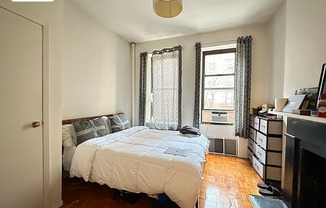 306 W 21 ST