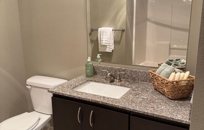 2 beds, 2 baths, $1,725, Unit 136