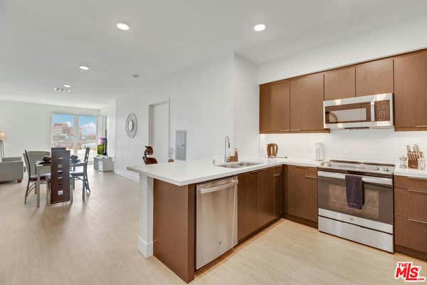 1101 N Main ST