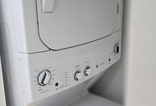 Lower East Side Milwaukee Studio and One bed Apartments- Flexible Lease Terms