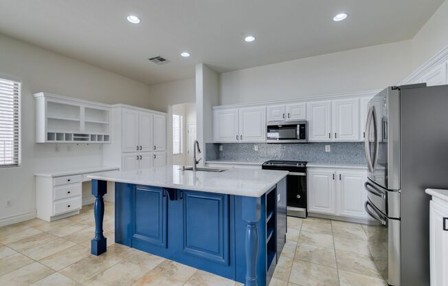 Beautiful single-story home in guard gated community of Tuscany!