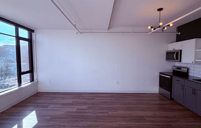 Studio, 1 bath, 615 sqft, $1,750, Unit Unit 308