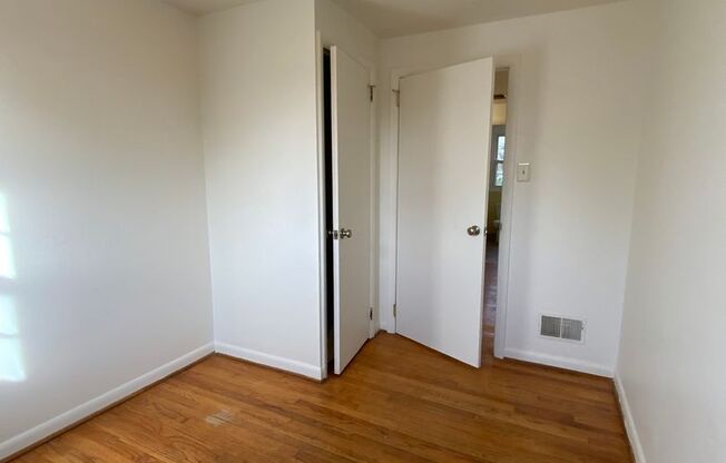 3 beds, 1 bath, 1,072 sqft, $1,395, Unit 1947 URSINUS AVENUE