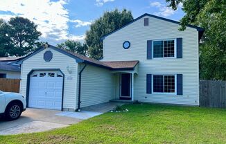 Spacious 3 bedroom / 2.5 bath home in Virginia Beach!