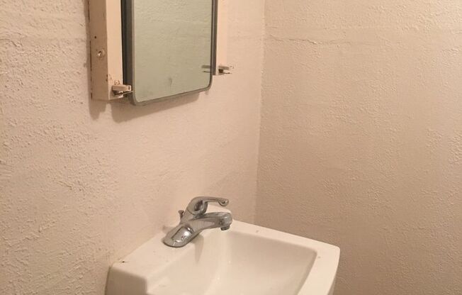 1 bedroom , 1 bath Studio Duplex