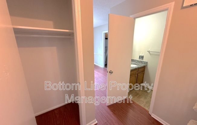 5301 ROLLING OAK LN