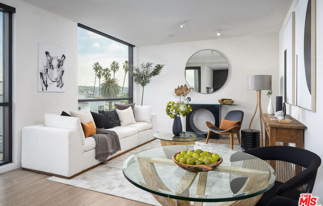 1 bed, 1 bath, 770 sqft, $4,550, Unit 526