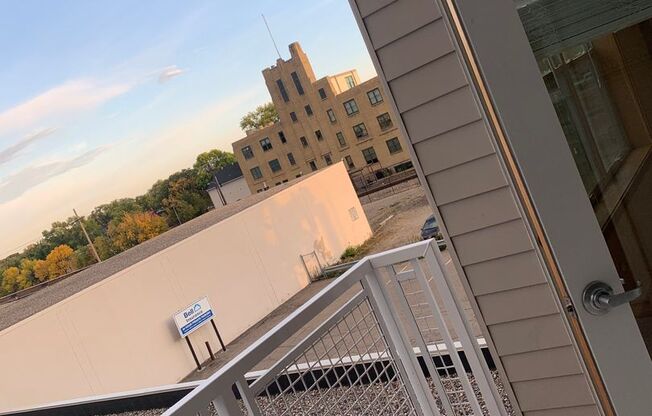 2 beds, 2 baths, 1,000 sqft, $1,395, Unit 315