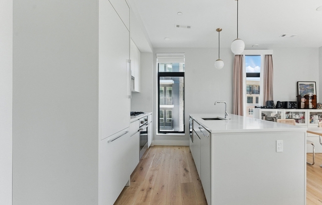 2 beds, 2 baths, 946 sqft, $4,500, Unit 524