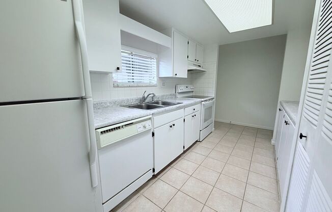 8608 LAKE ISLE DR, #169, TEMPLE TERRACE, FL 33637