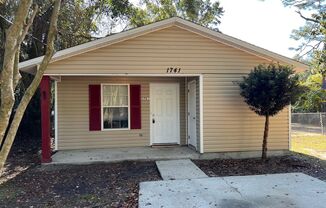 1741 E Johnson Ave Pensacola, FL 32514 MOVE IN SPECIAL!! $250 off 1st Months Rent!!!