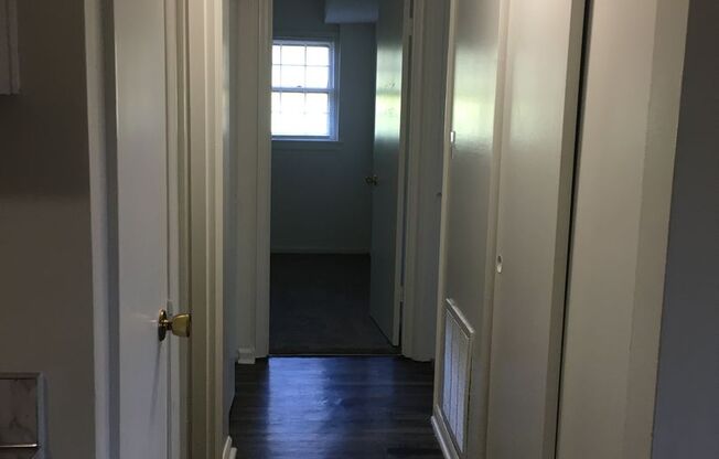 2 beds, 1 bath, 925 sqft, $1,125, Unit 40