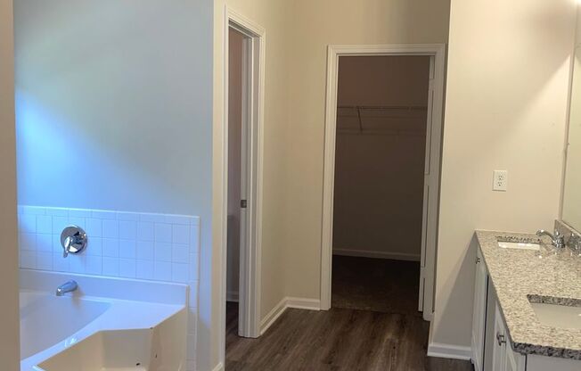5 beds, 3 baths, $2,575