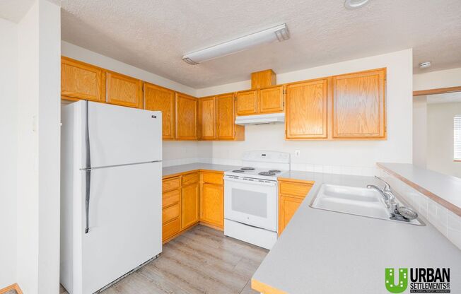 Modern and Spacious 3bd/2bth in the heart of Cheney